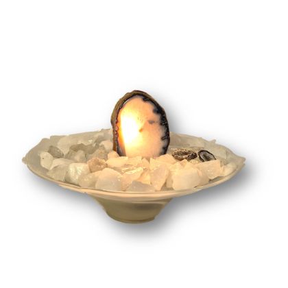 Achat Quellstein Zimmerbrunnen, Glasschale weiß, Achatstein Front poliert