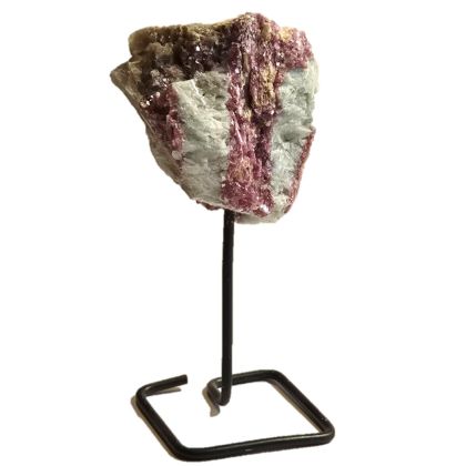 Rubellit-Rohstein auf schwarzem Metallständer – Natur rosa Turmalin in Quarz aus Brasilien – Mineralien Dekoration Sammlerstück N110