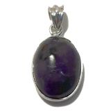 Anhänger Sugilith ovale Form, Silber gefasster Kettenanhänger, bewegliche Öse, hübscher Halsschmuck