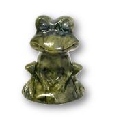 Frosch sitzend, Edelstein Tier aus kanadischer Jade, Handarbeit, ca. 60 mm, Dekofigur