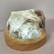 Rauchquarz Rohsteinbrocken, beleuchtet auf LED-kaltlicht Holzsockel, Echter unbehandelter rauchiger Quarz Rohstein Natur belassen