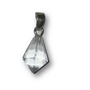 Bergkristall Kettenanhänger klein – polierte Diamantspitze aus Brasilien mit beweglicher Silberöse | ca. 25 mm | Geschenkidee