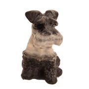 Steinfigur Hund – Sitzender Schnauzer als dekorative Edelsteinfigur