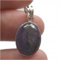 Anhänger Sugilith ovale Form, Silber gefasster Kettenanhänger, bewegliche Öse, hübscher Halsschmuck