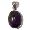 Anhänger Sugilith ovale Form, Silber gefasster Kettenanhänger, bewegliche Öse, hübscher Halsschmuck
