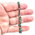 Chrysokoll Splitter Armband, kleine polierte Edelsteine auf Strechband, Armschmuck für Damen und Herren
