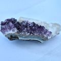 Amethyst kleineres, uriges Drusenstück mit Calcit und dunklen Spitzen zur Dekoration, für Sammler N292
