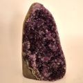 Amethyst Standobjekt Geode, Amethyst-Kristall-Druse aus Uruguay, kleine dunkle Spitzen auf zwei Seiten, N1140