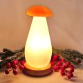 Selenit Steinlampe Pilz, weiß-oranger Selenit Naturstein Leuchte, Pilzlampe mit Holzsockel