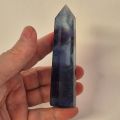 Fluorit blau Kristall Point, Edelstein Standspitze, Therapiestein, Heilsteinspitze, Turm-Obelisk N102