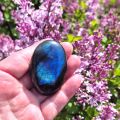 Labradorit-Trommelstein oval, polierter Edelstein blau schimmernd, echter Stein Handschmeichler, N55