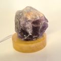 Amethyst Faustbrocken, beleuchtet auf LED Sockel, Echter Rohstein Natur belassen, N420