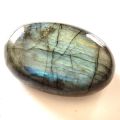Labradorit polierter Edelstein, Trommelstein flach, blau schimmernder Handschmeichler, Naturstein, Sammelobjekt, N25-35
