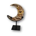 Handgefertigter Mond aus echten Achatscheiben, auf schwarzem Metallständer – ca. 21 cm hoch