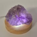Amethyst Faustbrocken, beleuchtet auf LED Kaltlicht Sockel, Echter Rohstein Natur belassen ca. 300-400g