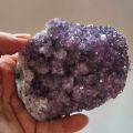 Amethyst Drusenstück liegend, Edelstein-Rohstein echt aus Brasilien, N454