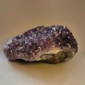 Amethyst Drusenstück liegend, Edelstein-Rohstein echt aus Brasilien, N454