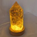 Rauchquarz Spitze mit LED-warmlicht Holzsockel, Echter unbehandelter rauchiger Quarz, große Edelsteinspitze beleuchtet, N764