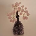 Edelsteinbaum klein, Rosenquarz-Steinbaum auf Amethyst Base, Edelstein-Bäumchen ca. 12-13 cm