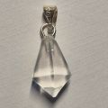 Bergkristall Kettenanhänger klein – polierte Diamantspitze aus Brasilien mit beweglicher Silberöse | ca. 25 mm | Geschenkidee