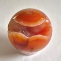Karneol-Achat Edelsteinkugel, Edelstein Handschmeichler Ball, handliche Carneol Kugel mit offener Kristall Höhle, N136