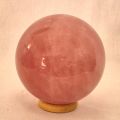 Edelsteinkugel groß, Rose Quartz Sphere mit Holzring-Ständer – Rosenquarz-Kugel, N131