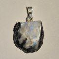 Regenbogen Mondstein Kettenanhänger – Naturbelassene Scheibe mit blauem Schimmer, N370