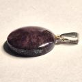 Purpurit Edelstein runder Cabochon Anhänger, mit 925 Silber Öse, Kettenanhänger dunkelviolett metallisch schimmernd, N465