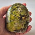 Grüner Opal edel poliertes Standobjekt, Edelstein Deko & Sammlerstück aus Madagaskar, N 352