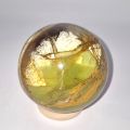 Grüne Opal Kugel, große Edelsteinkugel aus Madagaskar mit Aufstellring Holz, Meditations-Steinkugel N375