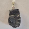 Edelschungit Kettenanhänger 925 Silber – Schungit Rohstein Anhänger für Damen & Herren, (N-267)