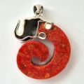 Korallen Kettenanhänger in Spiralenform gefasst mit Elefantenkopf und Öse – Silberschmuck