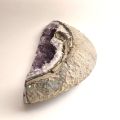 Amethyst kleine Geode mit hell-violetten Kristallspitzen, Edelstein-Rohstein echt aus Brasilien, N321