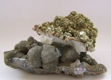 Markasit auf Schalenblende - Edelstein Mineral aus Belgien