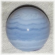 Chalcedon- kleine Edelstein-Kugel, Durchmesser ca. 20 mm | Steinkugel hellblau  | Chalcedon-Kugel Handschmeichler, Heilstein und Glücksbringer