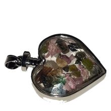 Herz Anhänger befüllt mit echten Turmalin Steinen | Schmuckanhänger Kristallglas mit Turmalin Edelsteinen | Halsschmuck ca. 45 mm | Kettenanhänger