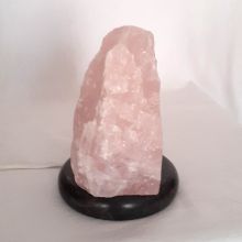 Rosenquarz Front polierte Stein Lampe, kleine Edelsteinlampe Hellrosa Kristall Edelstein-Leuchte mit Onyx Sockel dunkel