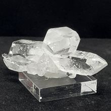 Bergkristall Quarz Natur-Spitzen Gruppe mit sehr schönen klaren Spitzen aus Brasilien | Ideal als Deko-Objekt und Sammlerstück auf Sockel stehend| Beliebter Heilstein N22