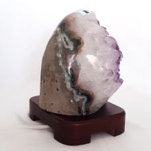 Amethyst Lampe-poliert, Edelsteinlampe Natur belassen, kleine Amethyst-Kristall Leuchte mit Holzsockel, N130