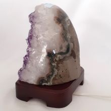 Amethyst Lampe-poliert, Edelsteinlampe Natur belassen, kleine Amethyst-Kristall Leuchte mit Holzsockel, N130