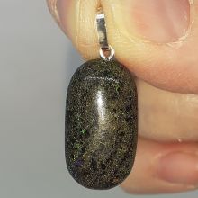 Andamooka-Opal Anhänger, Kettenanhänger mit Silber Schlaufe, Einzelstück schwarz-bunt schimmernder Schmuckanhänger, Opalanhänger,N-R2