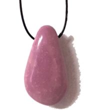 Phosphosiderit Trommelstein Anhänger mit Lederband | wunderschöner violett-rosa Naturstein | N26