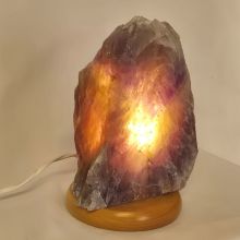 Maraba Amethyst Edelsteinlampe aus Brasilien, Amethyst Rohstein Lampe, Front poliert, N187