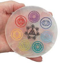 Selenit Chakra Scheibe mit Gravuren Buddha, Lotussymbolen, mit Gratis Ständer, Ladeplatte