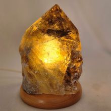 Rauchquarz Edelsteinlampe mit polierter Spitze, Quarz Rohstein mit Holzsockel, individuelle Steinleuchte, N207
