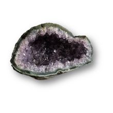 Amethyst Edelstein Geode, urige offene Druse, schöne dunkle Amethystspitzen, Edelstein N524