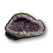 Amethyst Edelstein Geode, urige offene Druse, schöne dunkle Amethystspitzen, Edelstein N524