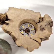 Regenbogen-Fluorit Steinkugel, Kugel beleuchtet auf LED Holzstamm-Sockel, Echte Fluorit Kugel edel poliert, N230