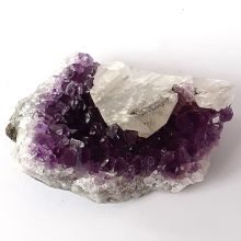 Amethyst Drusenstück, kleine Amethyst-Kristall-Druse mit Calcit, schöne dunkle Spitzen, N223