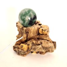 Feder-Fluorit Edelstein Kugel auf LED-Holzstamm-Leuchtsockel, Edelsteinlampe, Dekoration N230